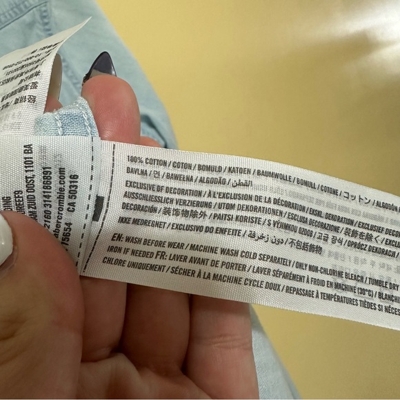 Abercrombie & Fitch Slim Fit Chambray Pearl Snap Button Up Men Small Blue - Picture 4 of 6